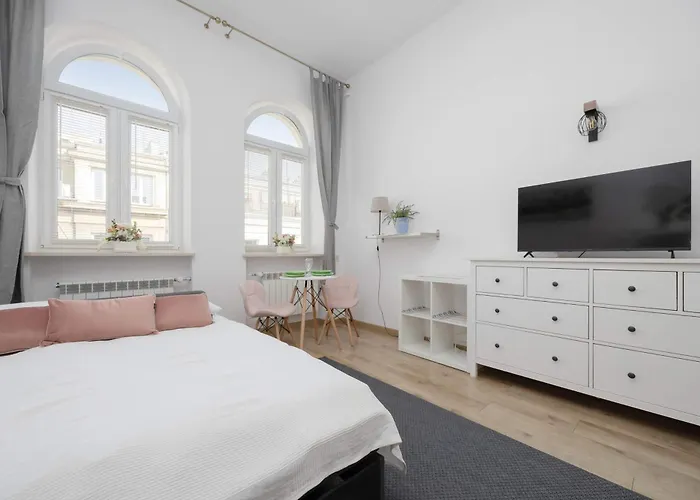Stylish Wilcza In The Heart Of By Renters Апартаменты Варшава