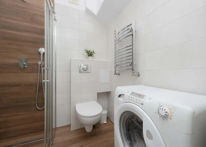 Stylish Wilcza In The Heart Of By Renters شقة