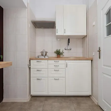 Stylish Wilcza In The Heart Of By Renters Lejlighed Warszawa