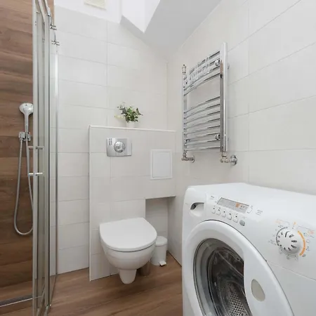 Stylish Wilcza In The Heart Of By Renters Apartmán